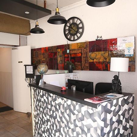 Hotel Restaurant Le Parisien ルルド エクステリア 写真